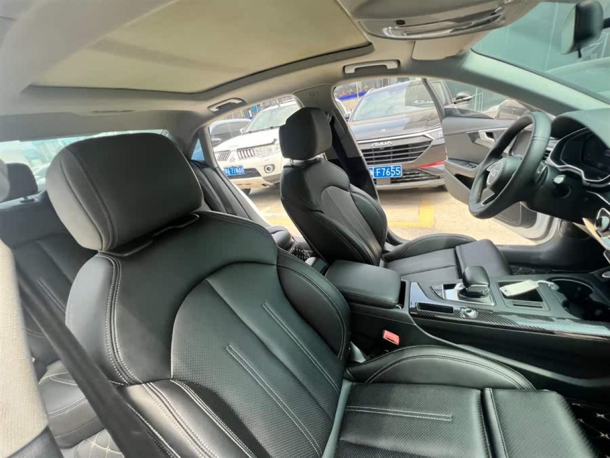 奧迪 奧迪A4L  2022款 35 TFSI 時(shí)尚動(dòng)感型圖片