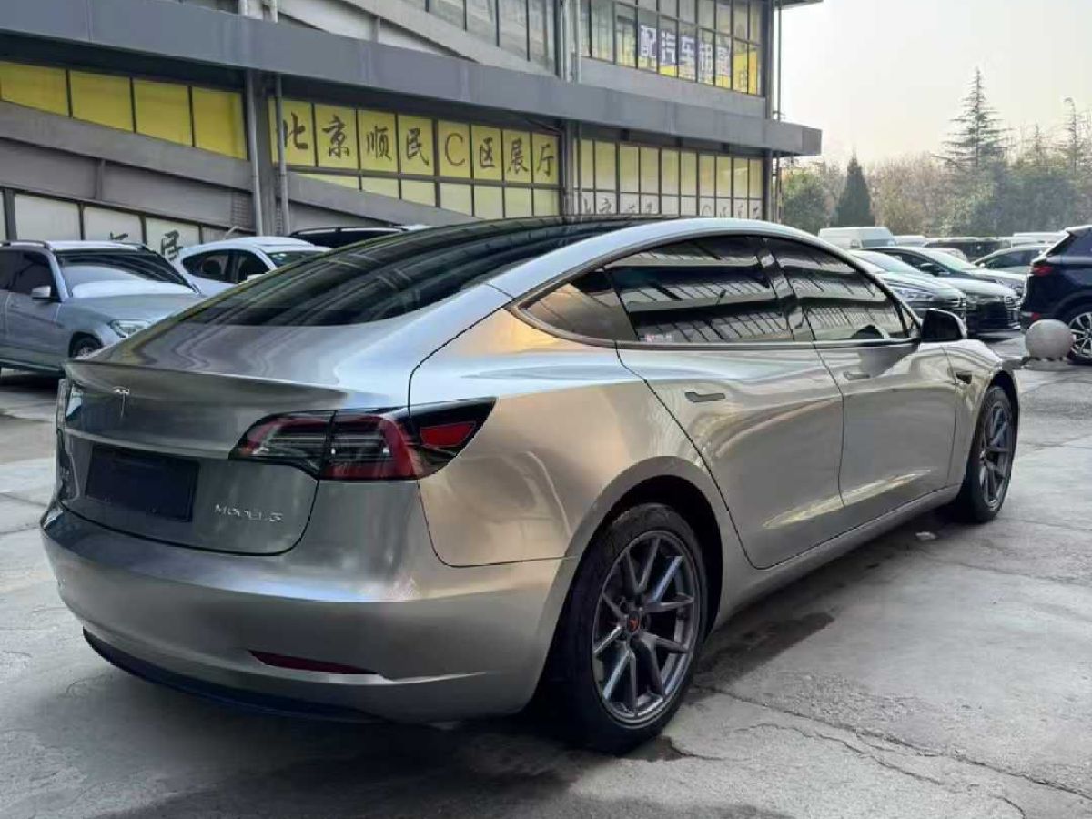 特斯拉 Model S  2023款 三電機(jī)全輪驅(qū)動 Plaid版圖片