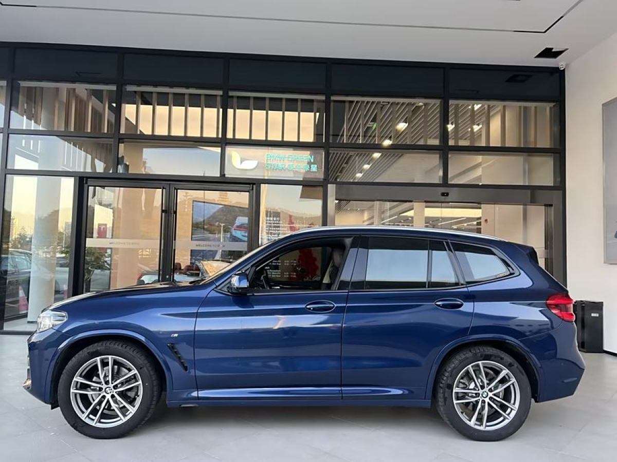 寶馬 寶馬X3  2019款  xDrive30i 領(lǐng)先型 M運(yùn)動套裝圖片