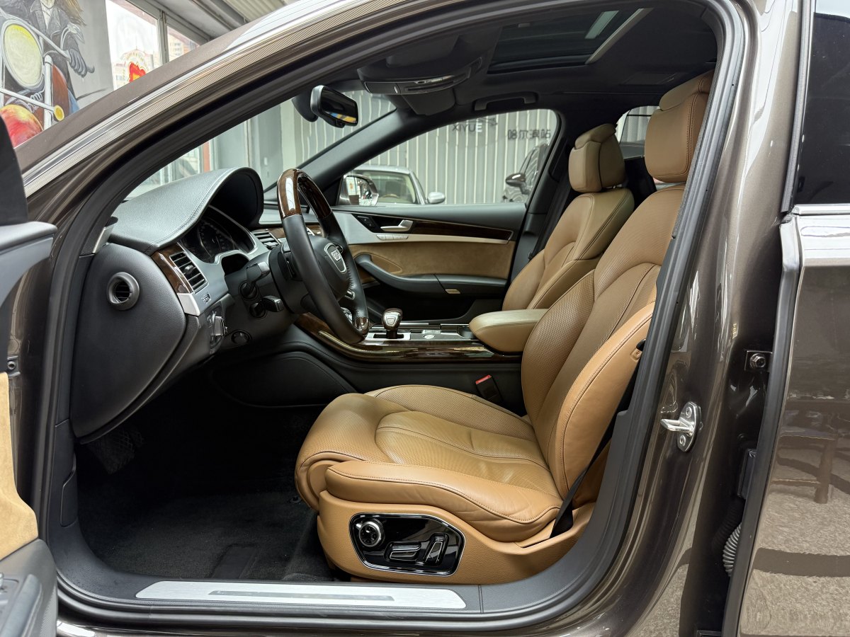 奧迪 奧迪A8  2014款 A8L 45 TFSI quattro豪華型圖片