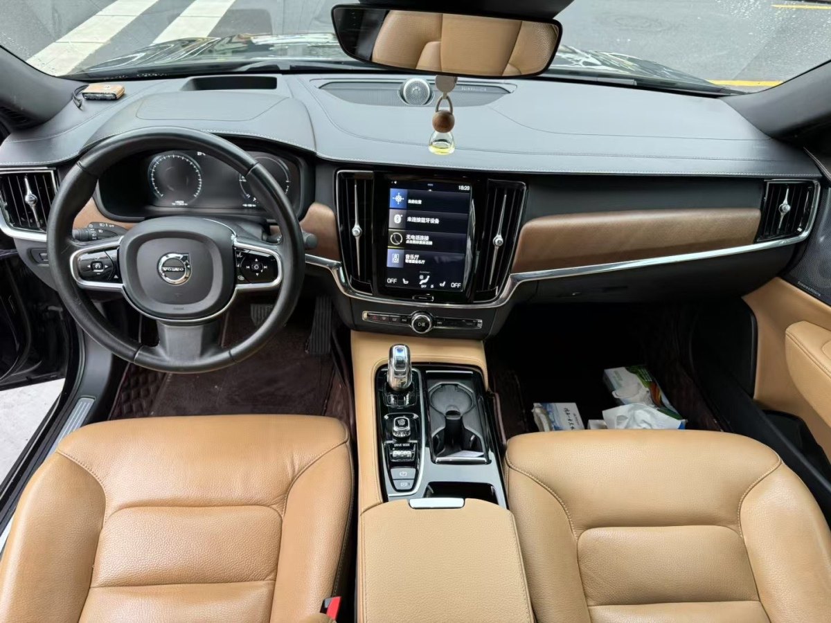 沃爾沃 S90新能源  2019款  T8 E驅(qū)混動 智雅版 國VI圖片