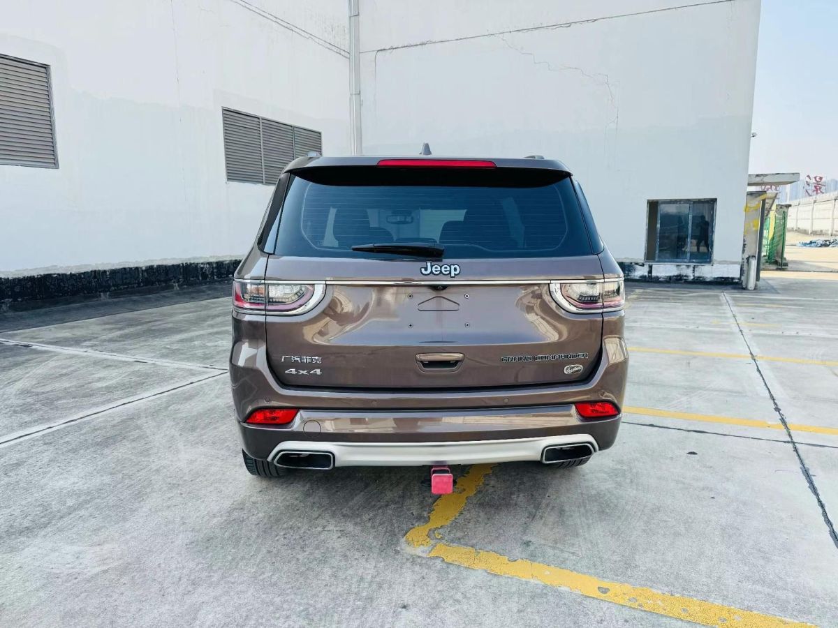 Jeep 大指揮官  2018款 2.0T 兩驅(qū)進(jìn)享版圖片