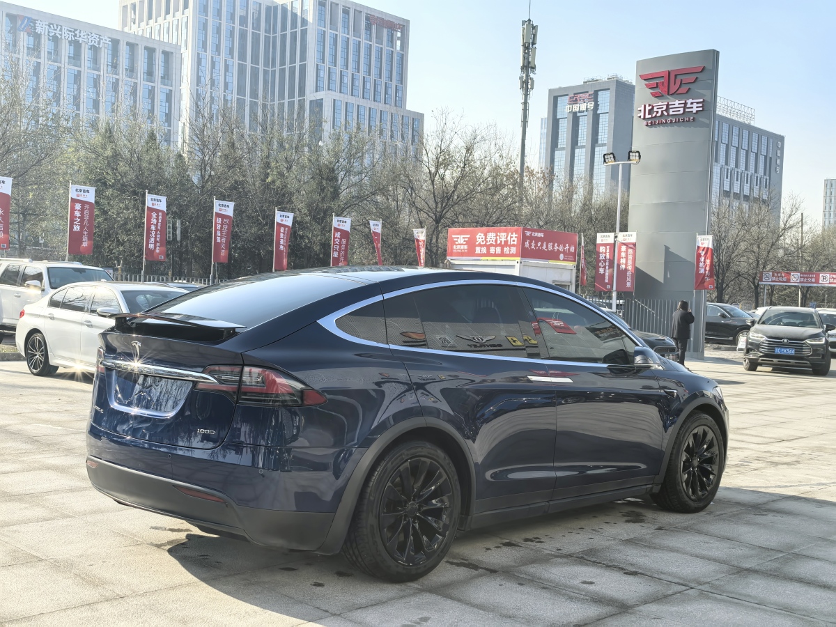 特斯拉 Model X  2017款 Model X 100D 長續(xù)航版圖片