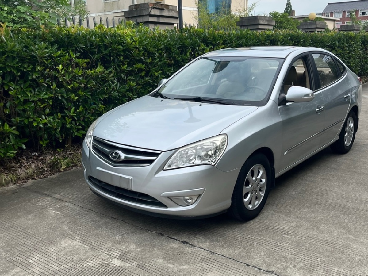 现代 悦动  2011款 1.6L 自动顶级型图片