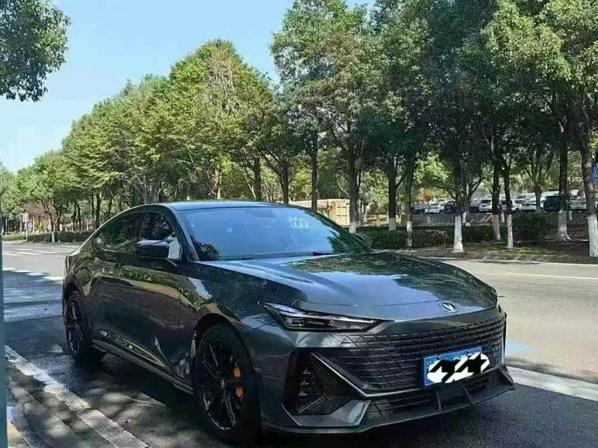 長(zhǎng)安 長(zhǎng)安UNI-V  2022款 1.5T 尊貴型圖片