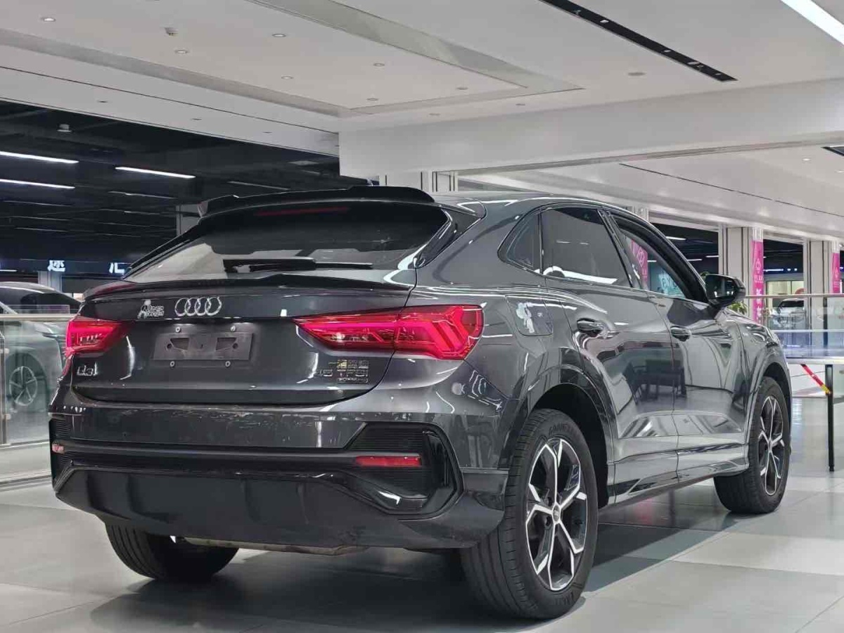 奧迪 奧迪Q3  2022款 45 TFSI quattro 時尚動感型圖片