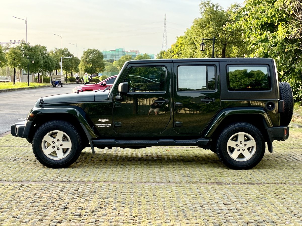 Jeep 牧馬人  2011款 3.8L Sahara 四門版圖片