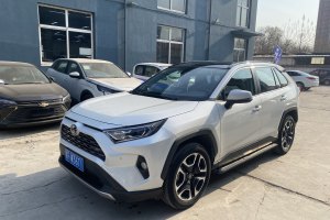 RAV4 豐田 榮放 2.0L CVT四驅(qū)新銳版