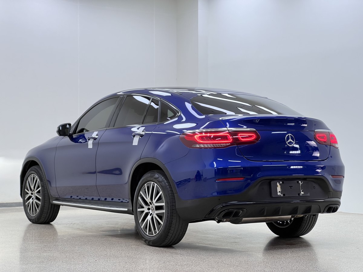 2021年6月奔馳 奔馳GLC  2023款 GLC 300 4MATIC 轎跑SUV