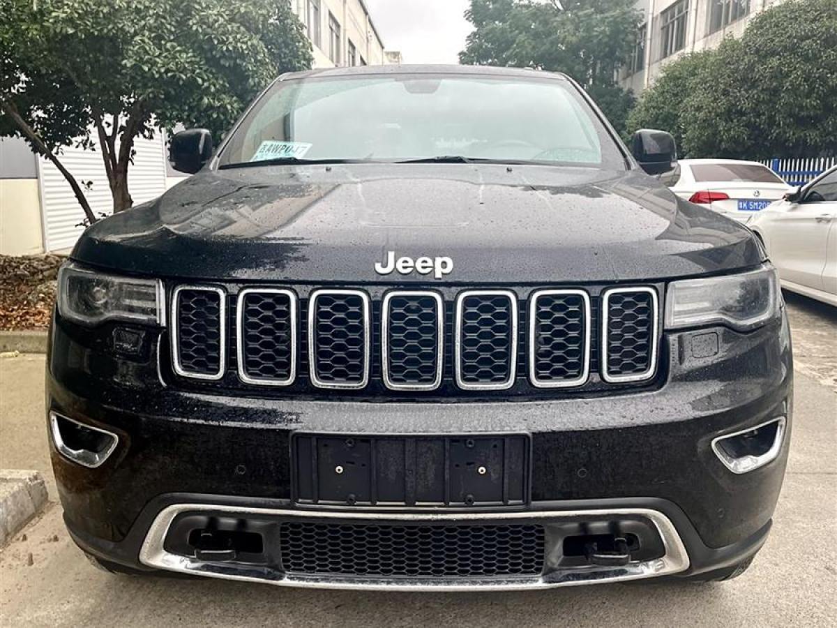 Jeep 大切諾基  2020款 3.0L 精英導(dǎo)航版圖片