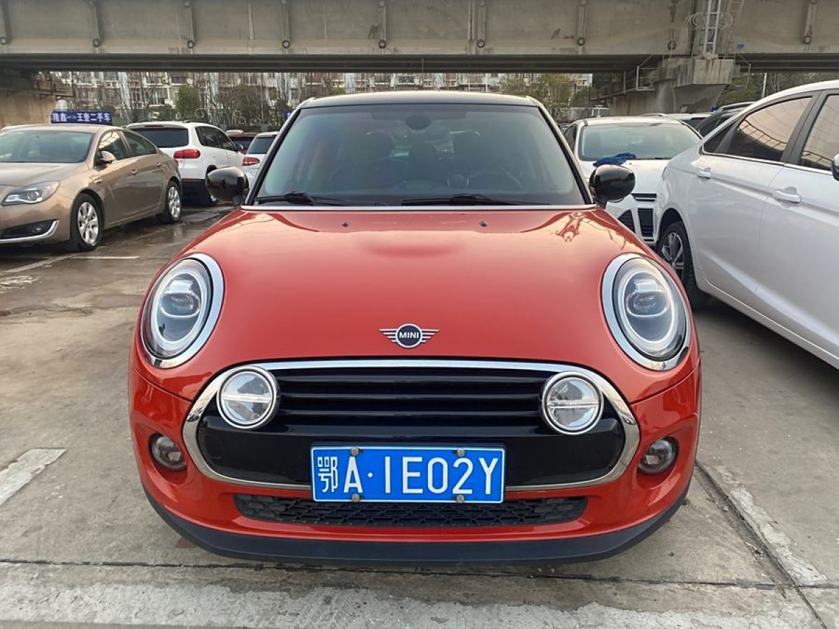 MINI MINI  2019款 1.5T COOPER 經(jīng)典派 五門(mén)版圖片