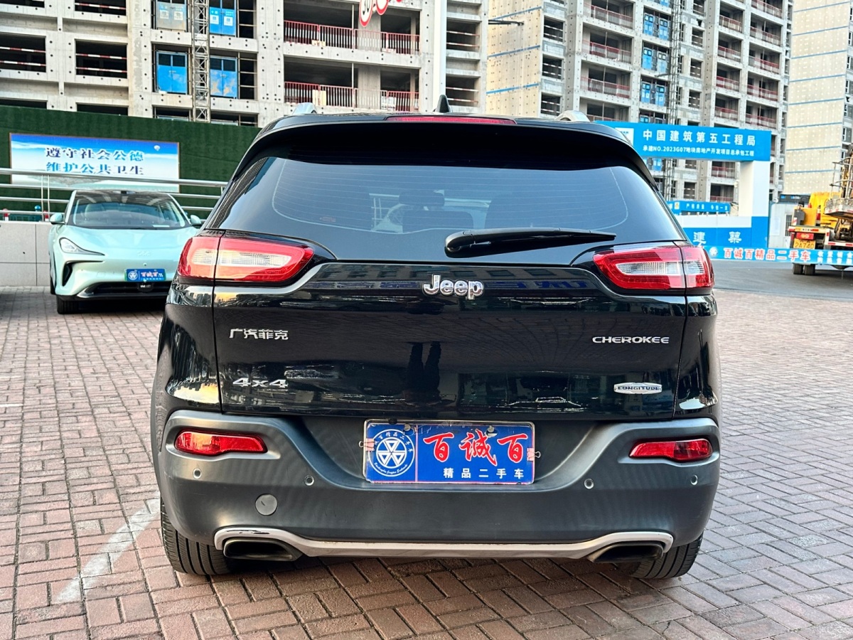 Jeep 自由光  2016款 2.4L 專業(yè)版圖片