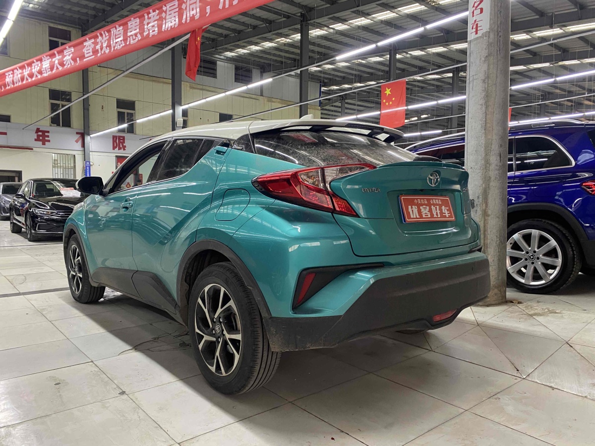 豐田 C-HR  2020款 2.0L 領(lǐng)先版圖片