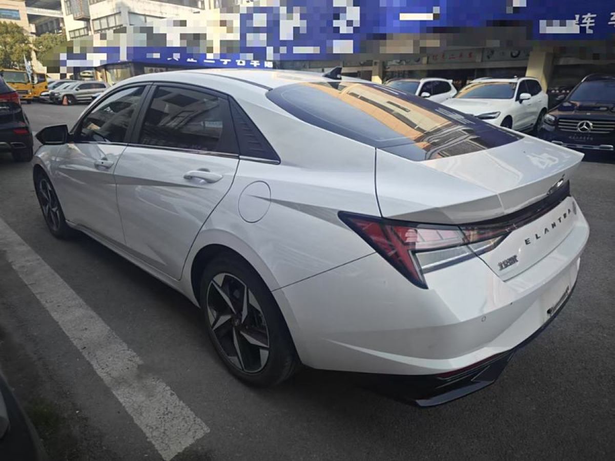 現(xiàn)代 伊蘭特  2021款 1.5L LUX尊貴版圖片