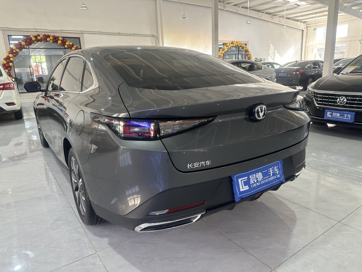 長(zhǎng)安 逸動(dòng)  2021款 PLUS 藍(lán)鯨NE 1.4T GDI DCT旗艦型圖片