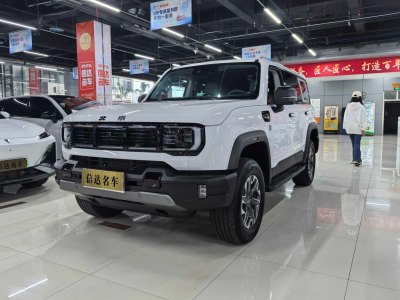 2024年1月 北京 BJ40 2.0T 自動(dòng)兩驅(qū)城市獵人版?zhèn)b客型圖片