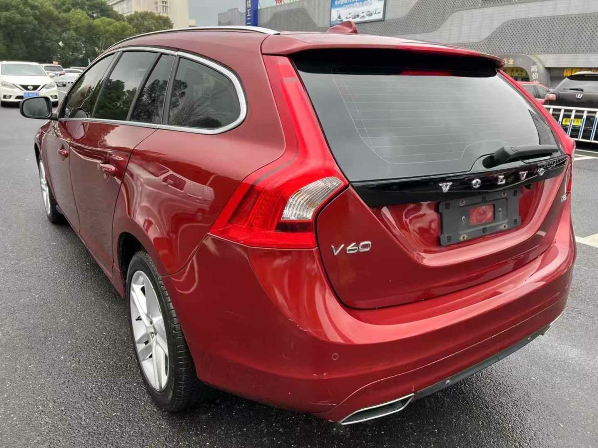 沃爾沃 V60  2014款 2.0T T5 個性運(yùn)動版(改款)圖片