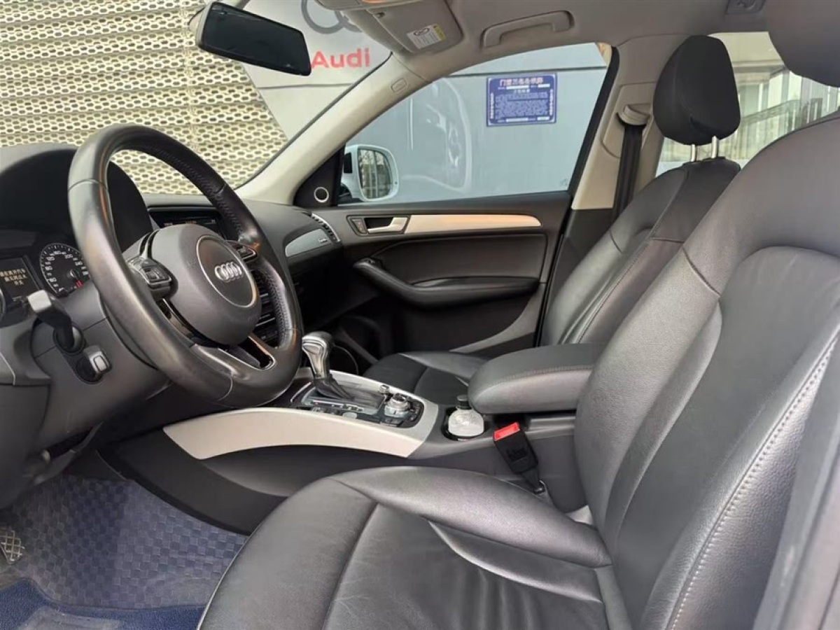 奧迪 奧迪Q5  2013款 45 TFSI quattro 運(yùn)動(dòng)型圖片