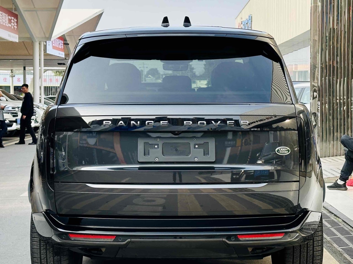 路虎 攬勝  2023款 3.0 L6 360PS 盛世版圖片