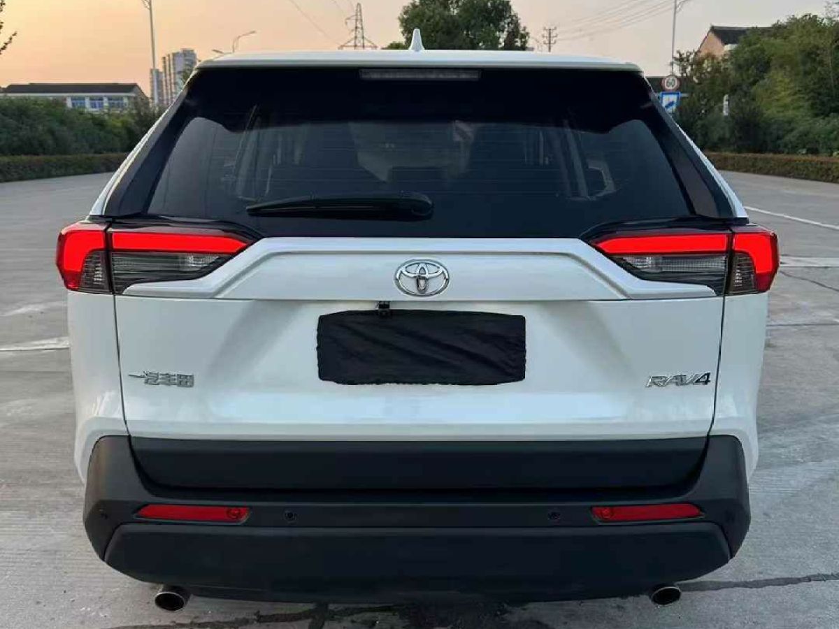 豐田 RAV4榮放  2021款 2.0L CVT四驅(qū)尊貴版圖片