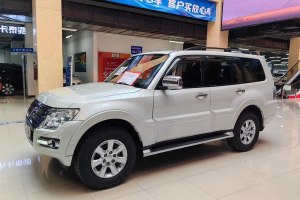 帕杰羅 三菱 3.0L 自動(dòng)豪華版