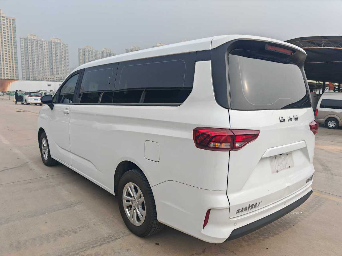 2024年6月北汽制造 王牌M7  2024款 1.6L 長軸創(chuàng)享型 9座