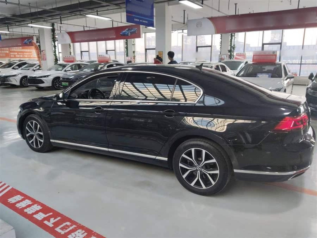 大眾 邁騰  2020款 330TSI DSG 領(lǐng)先型圖片