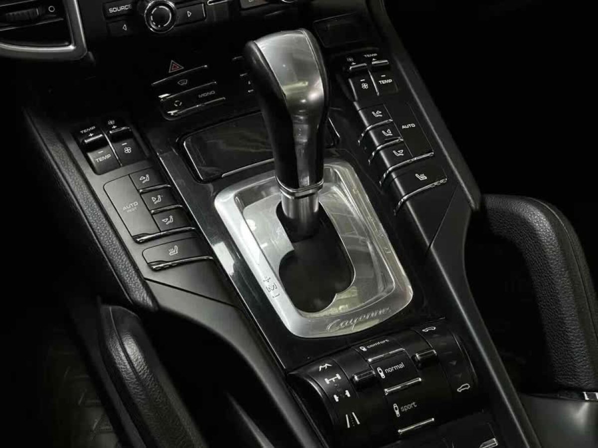 保時(shí)捷 Cayenne  2014款 Cayenne Platinum Edition 3.0T圖片