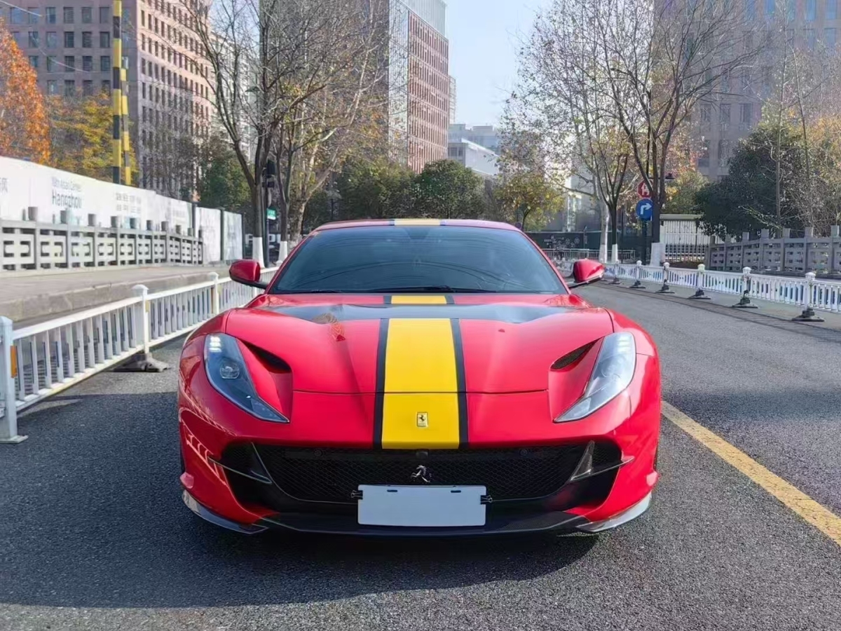 法拉利 812 Superfast  2017款 6.5L 標(biāo)準(zhǔn)型圖片