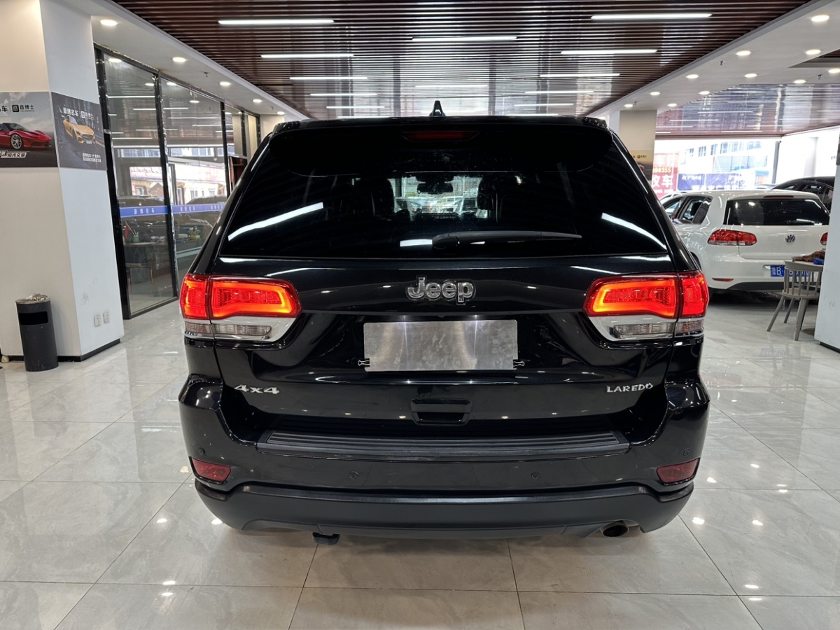 Jeep 大切諾基  2014款 3.6L 舒適導(dǎo)航版圖片