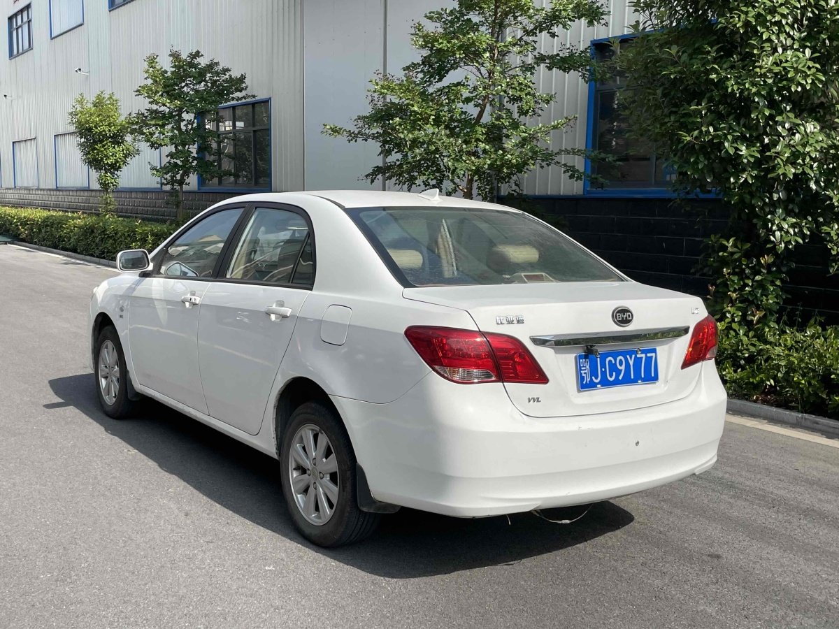 比亞迪 L3  2012款 1.5L 手動尊貴型圖片