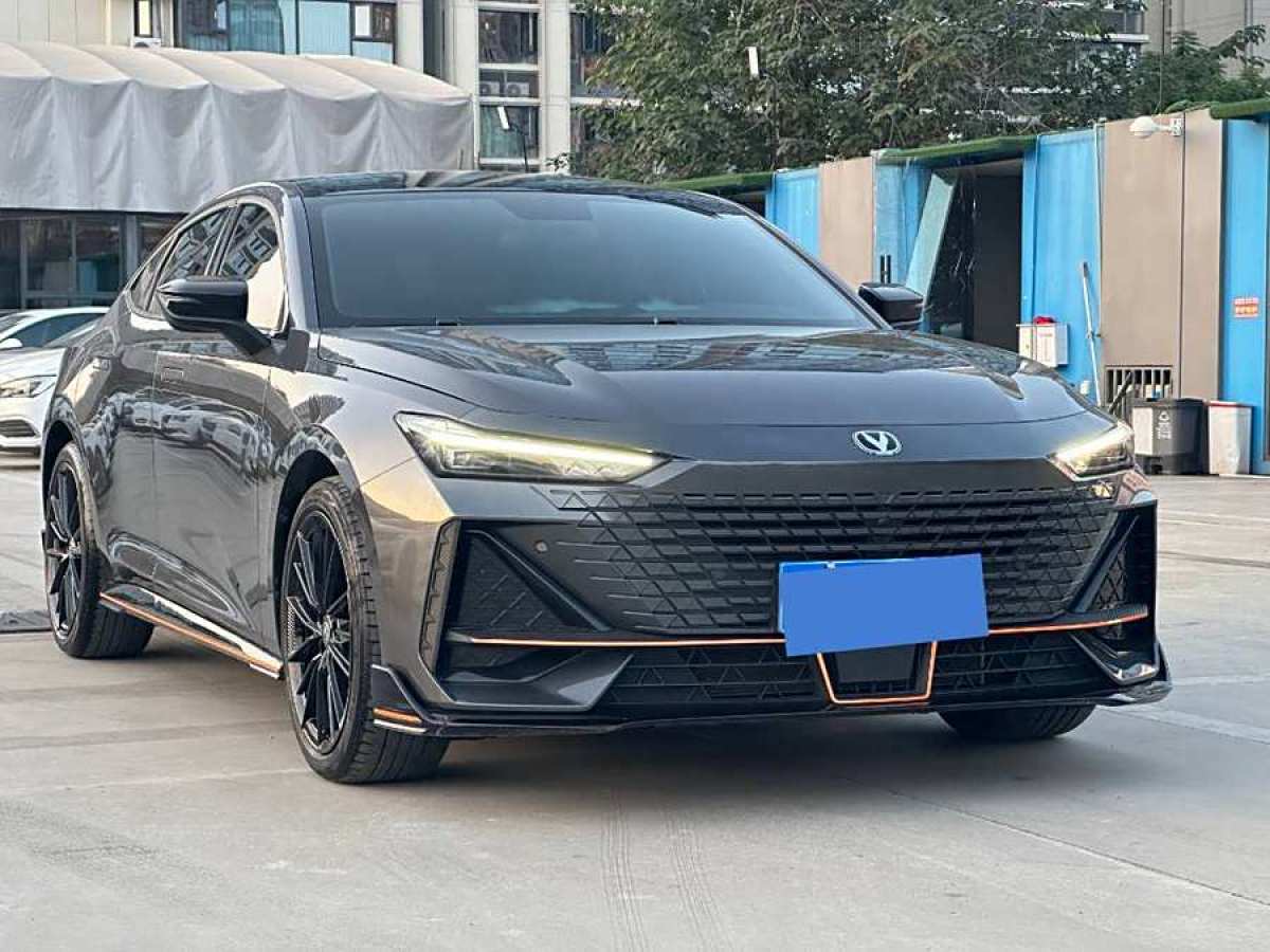 長(zhǎng)安 長(zhǎng)安UNI-V  2022款 1.5T 運(yùn)動(dòng)版圖片