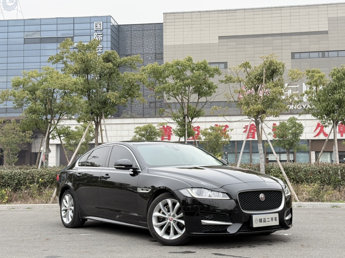 捷豹 XF  2016款 XF 2.0T 兩驅(qū)R-Sport運動版圖片