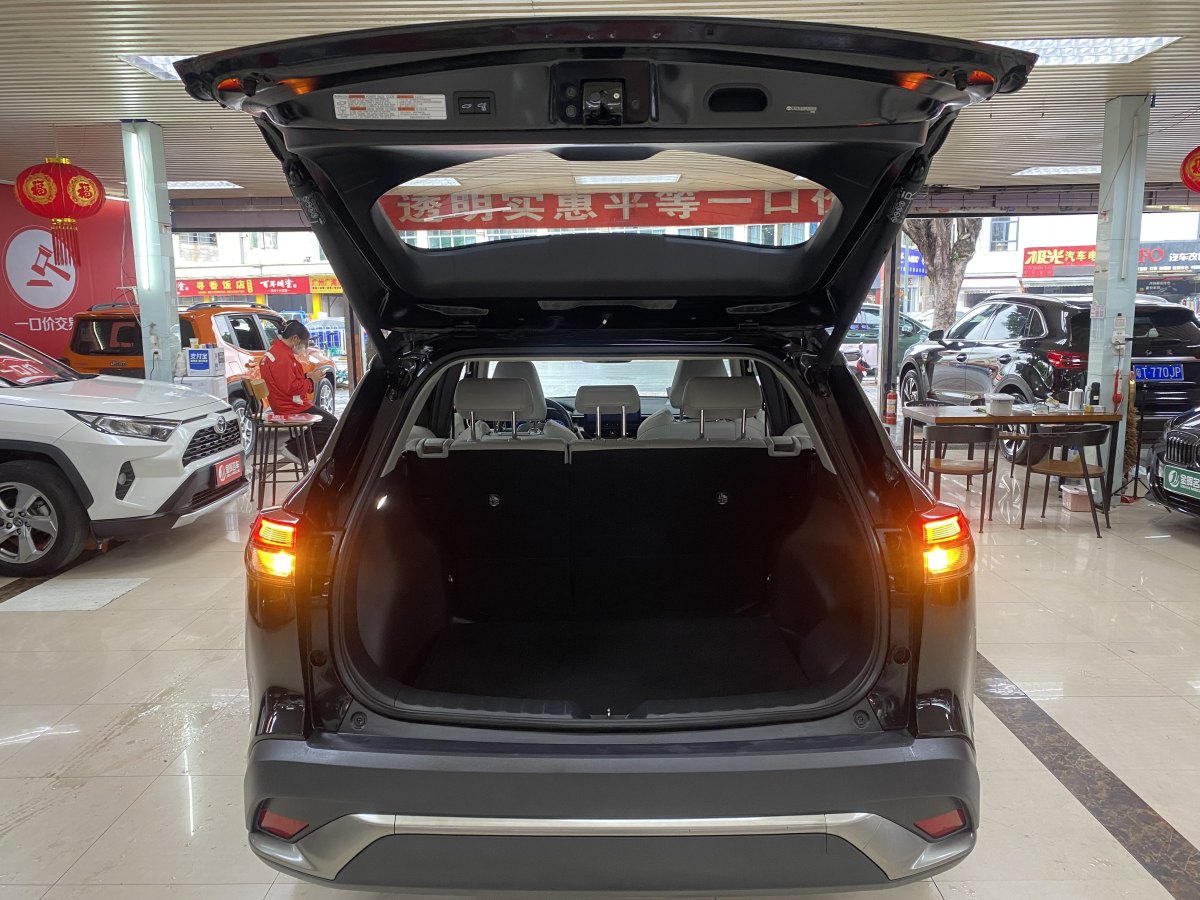 豐田 鋒蘭達(dá)  2023款 2.0L 智能電混雙擎 尊貴版圖片