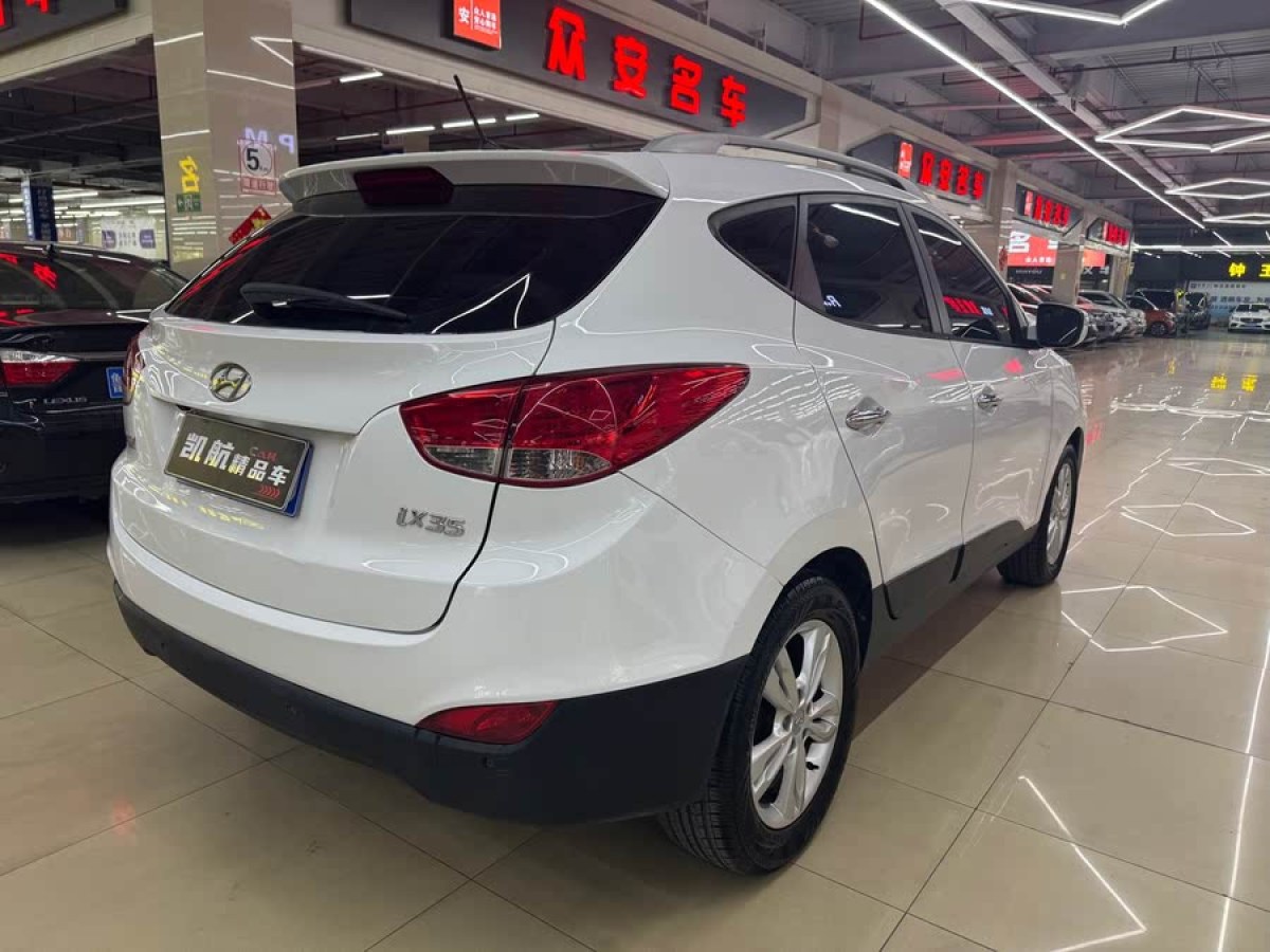 現(xiàn)代 ix35  2010款 2.0L 自動兩驅(qū)精英版GLS圖片