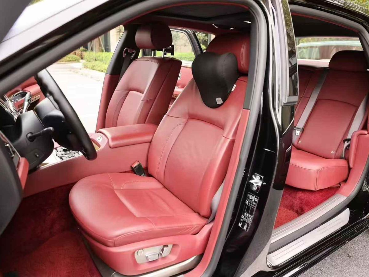勞斯萊斯 古思特  2012款 6.6T 加長(zhǎng)版圖片