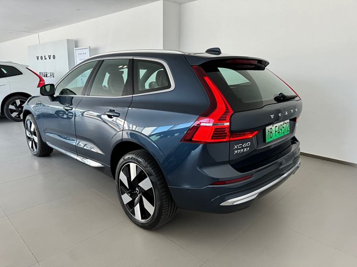 2023年6月沃爾沃 XC60新能源  2024款 T8 插電混動(dòng) 長(zhǎng)續(xù)航四驅(qū)智雅豪華版