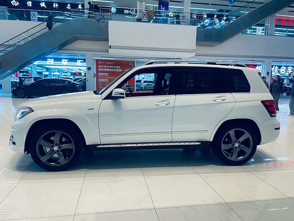 奔馳 奔馳GLK級  2015款 GLK 260 4MATIC 時(shí)尚型 極致版圖片