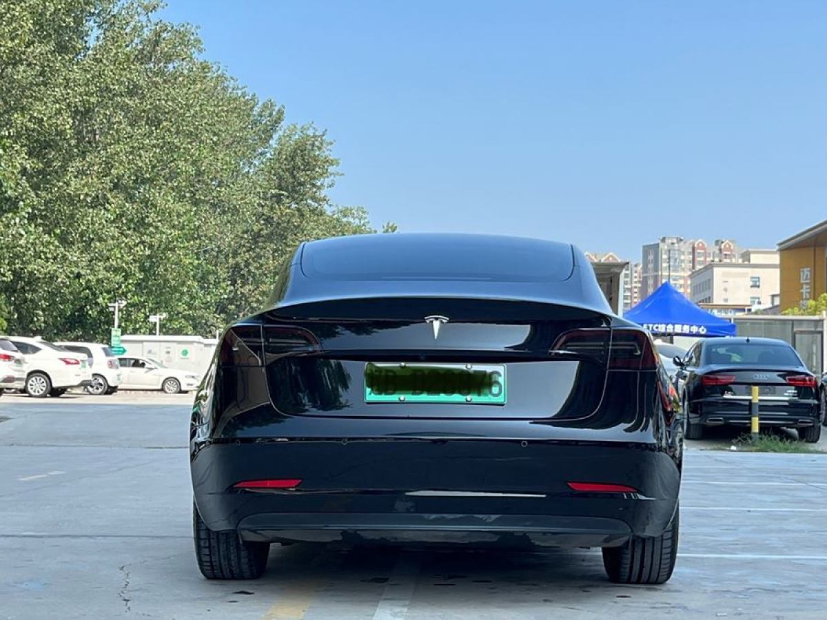 特斯拉 Model Y  2021款 改款 標(biāo)準(zhǔn)續(xù)航后驅(qū)升級版圖片