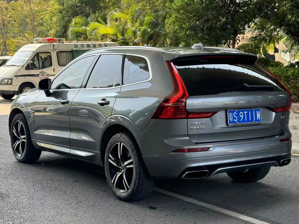 沃爾沃 XC60  2019款  T5 四驅(qū)智遠(yuǎn)版 國(guó)VI圖片