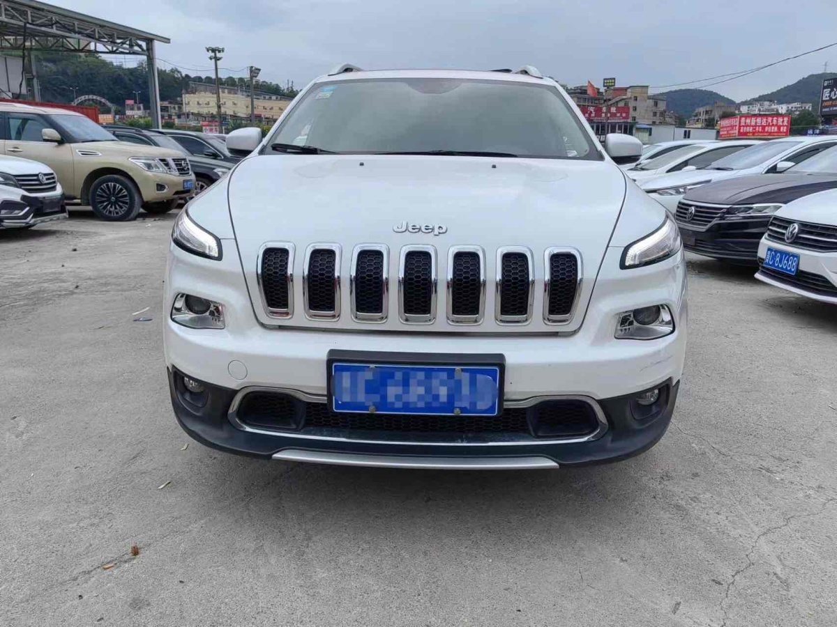 Jeep 自由光  2017款 2.0L 優(yōu)越版圖片