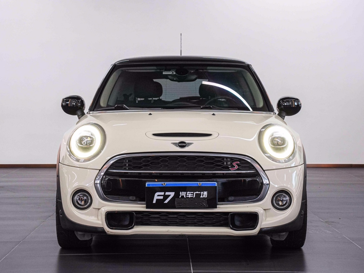 MINI MINI  2020款 2.0T COOPER S 經(jīng)典派圖片