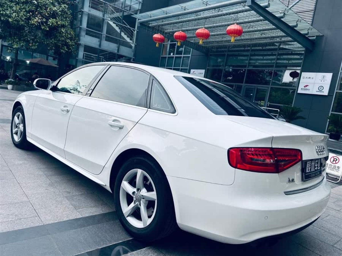 奧迪 奧迪A4L  2013款 35 TFSI 自動(dòng)標(biāo)準(zhǔn)型圖片