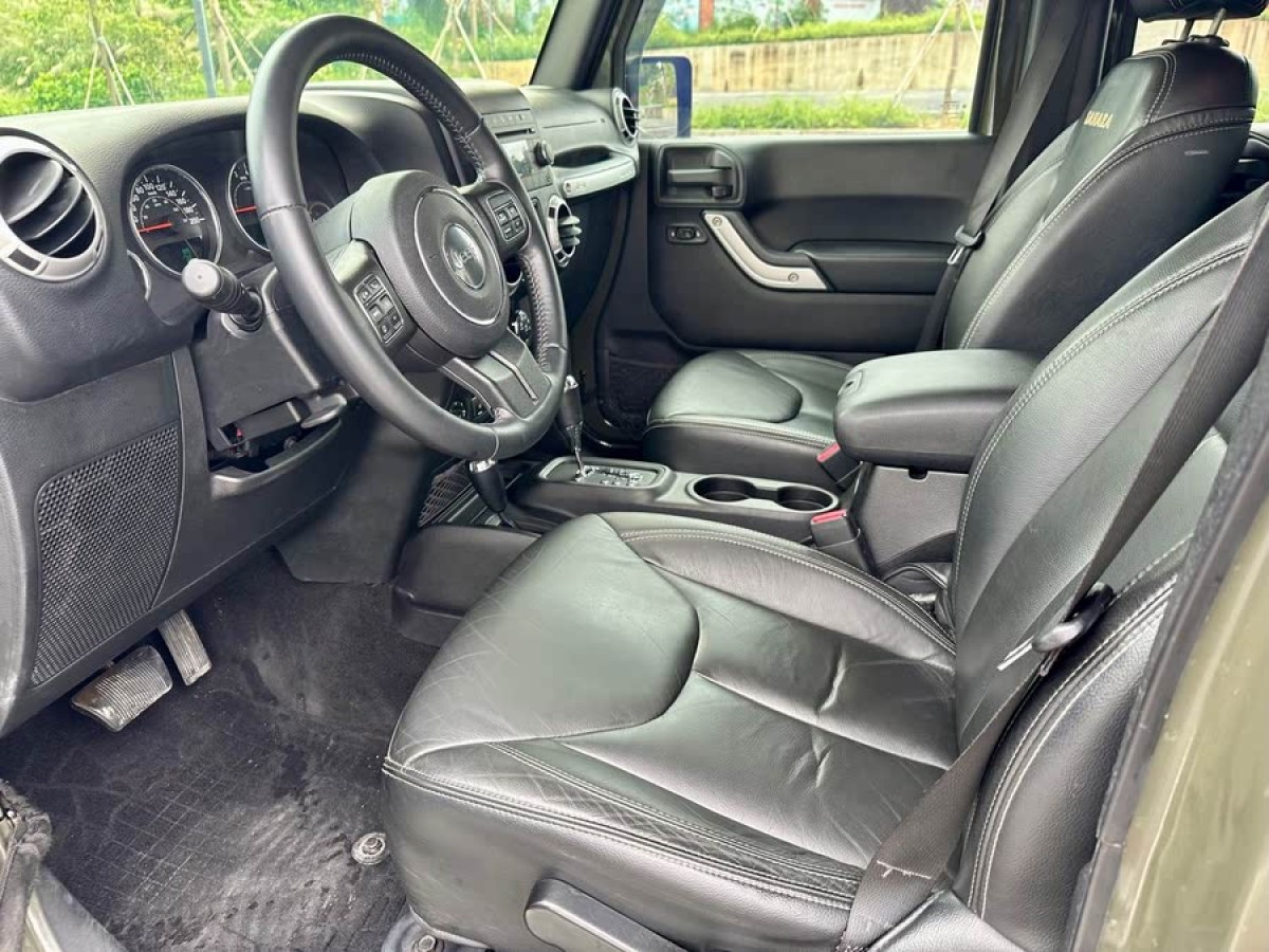 Jeep 牧馬人  2015款 3.0L Sahara 四門舒享版圖片