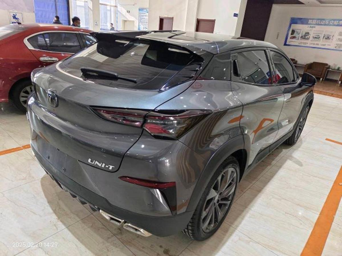 長(zhǎng)安 UNI-T  2021款 1.5T 卓越型圖片