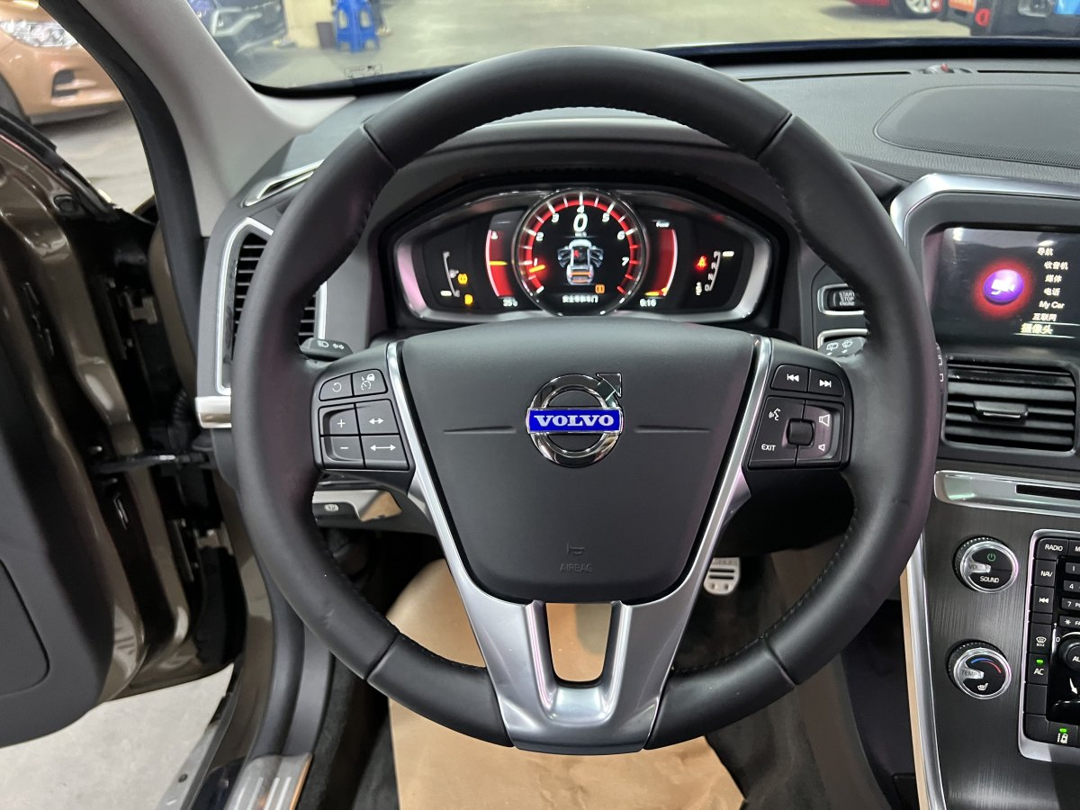 2015年9月沃爾沃 XC60  2016款 T5 AWD 智遠版