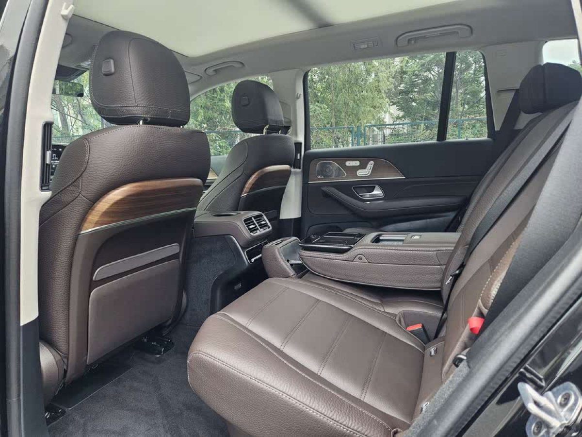 奔馳 奔馳GLS  2023款 改款二 GLS 450 4MATIC 豪華型圖片