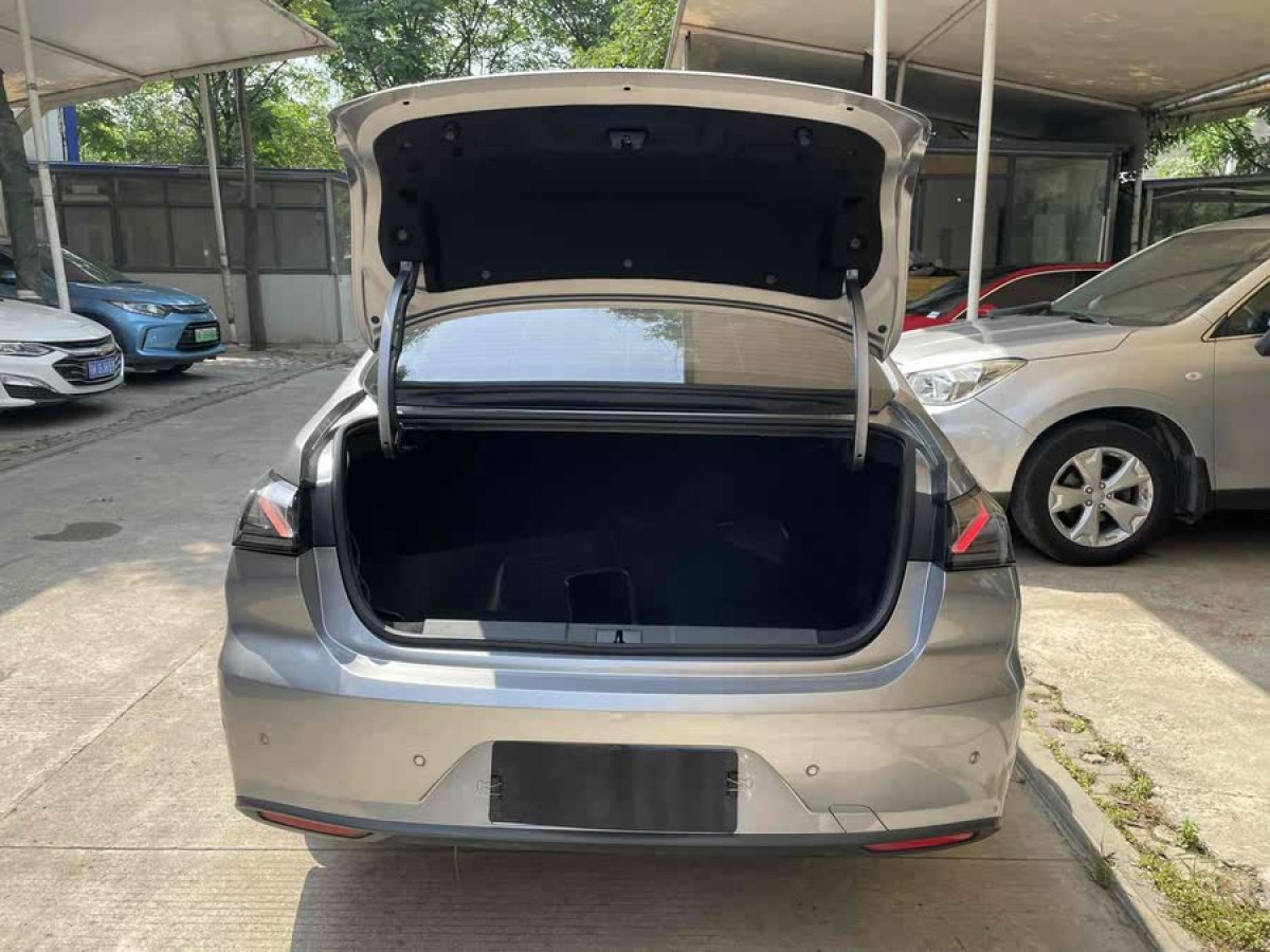標致 408  2022款 1.6T 逐夢版圖片