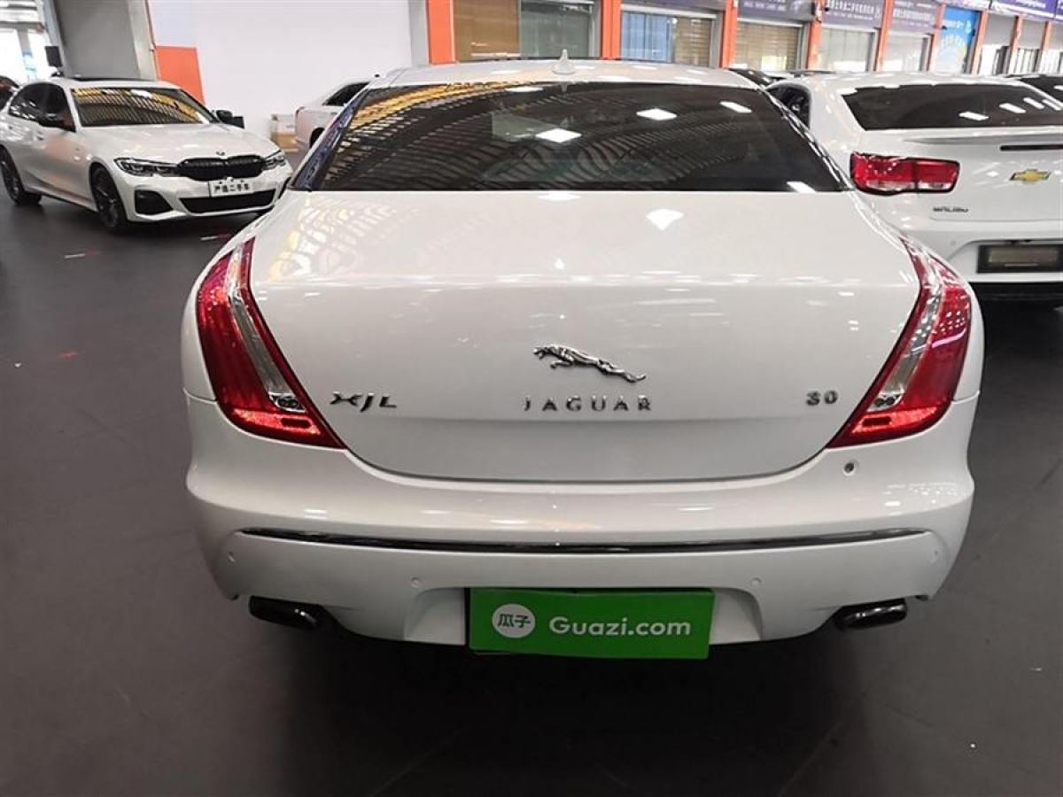 捷豹 XJ  2013款 XJL 2.0T 典雅商務(wù)版圖片