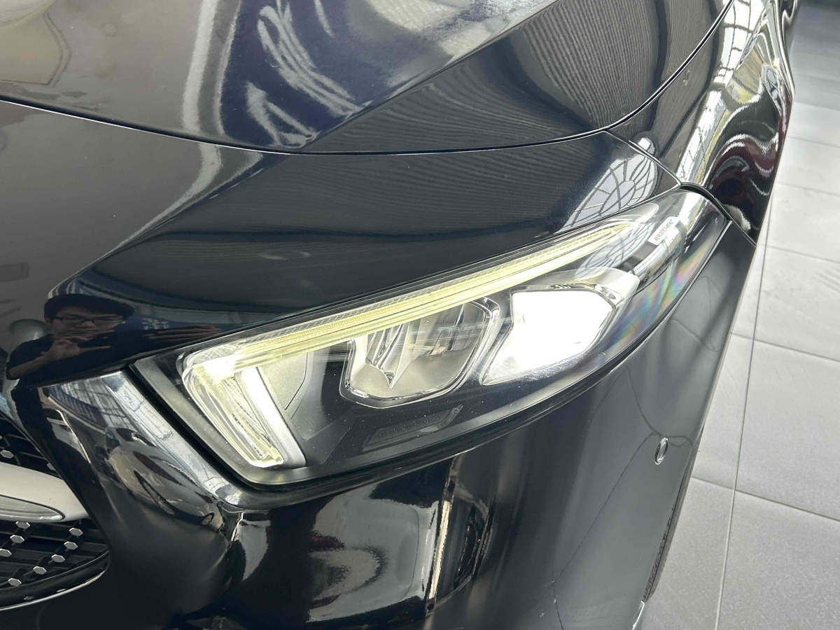 奔馳 奔馳A級(jí)  2019款  改款 A 200 L 運(yùn)動(dòng)轎車圖片